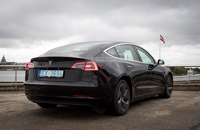 Аренда авто Tesla Model 3 Long Range - Рига