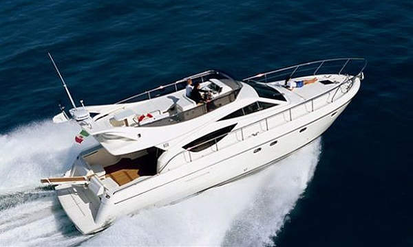 Ferretti 46 Fly – motor yacht rental in Latvia