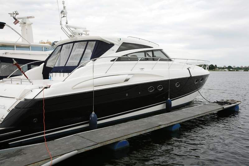 motor yacht rental in Latvia Princess V58