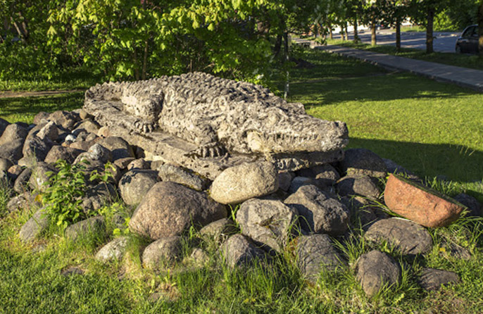 Скульптура крокодила