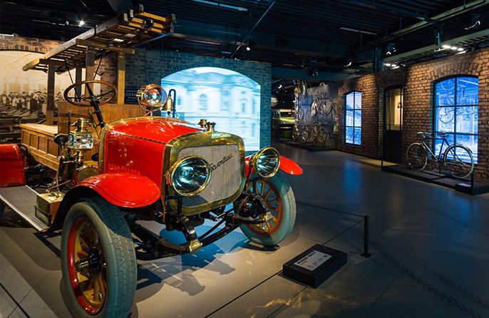 Экскурсия в мотор музей в Риге
